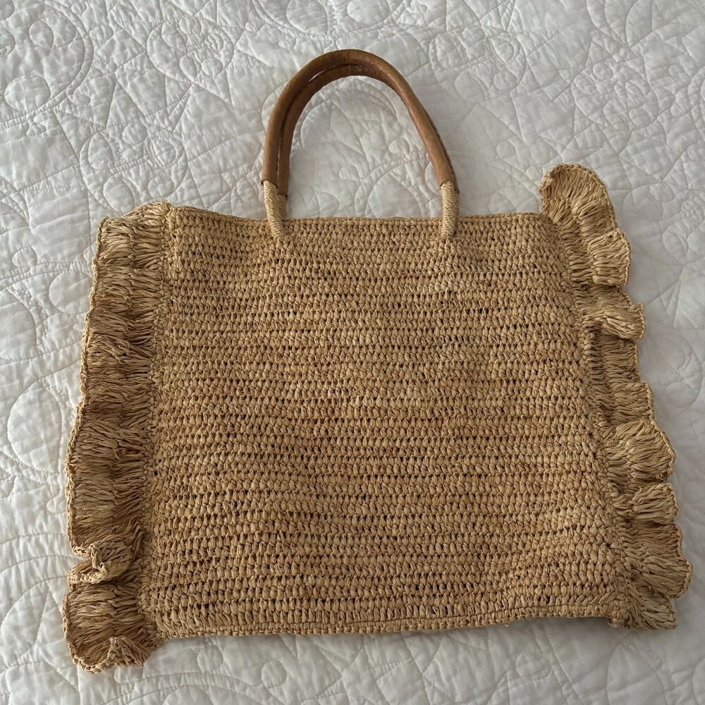 Maison LIKE NEW: 100% natural raffia, features cow leather handles.